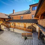Quietly Located Vacation For Horse Lovers