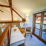 Quietly Located Vacation For Horse Lovers