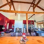 Quietly Located Vacation For Horse Lovers Villa