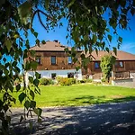 Quietly Located Vacation For Horse Lovers